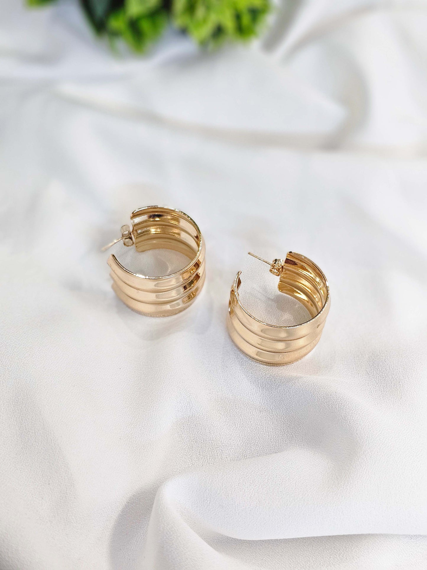 Echo Curve Hoops