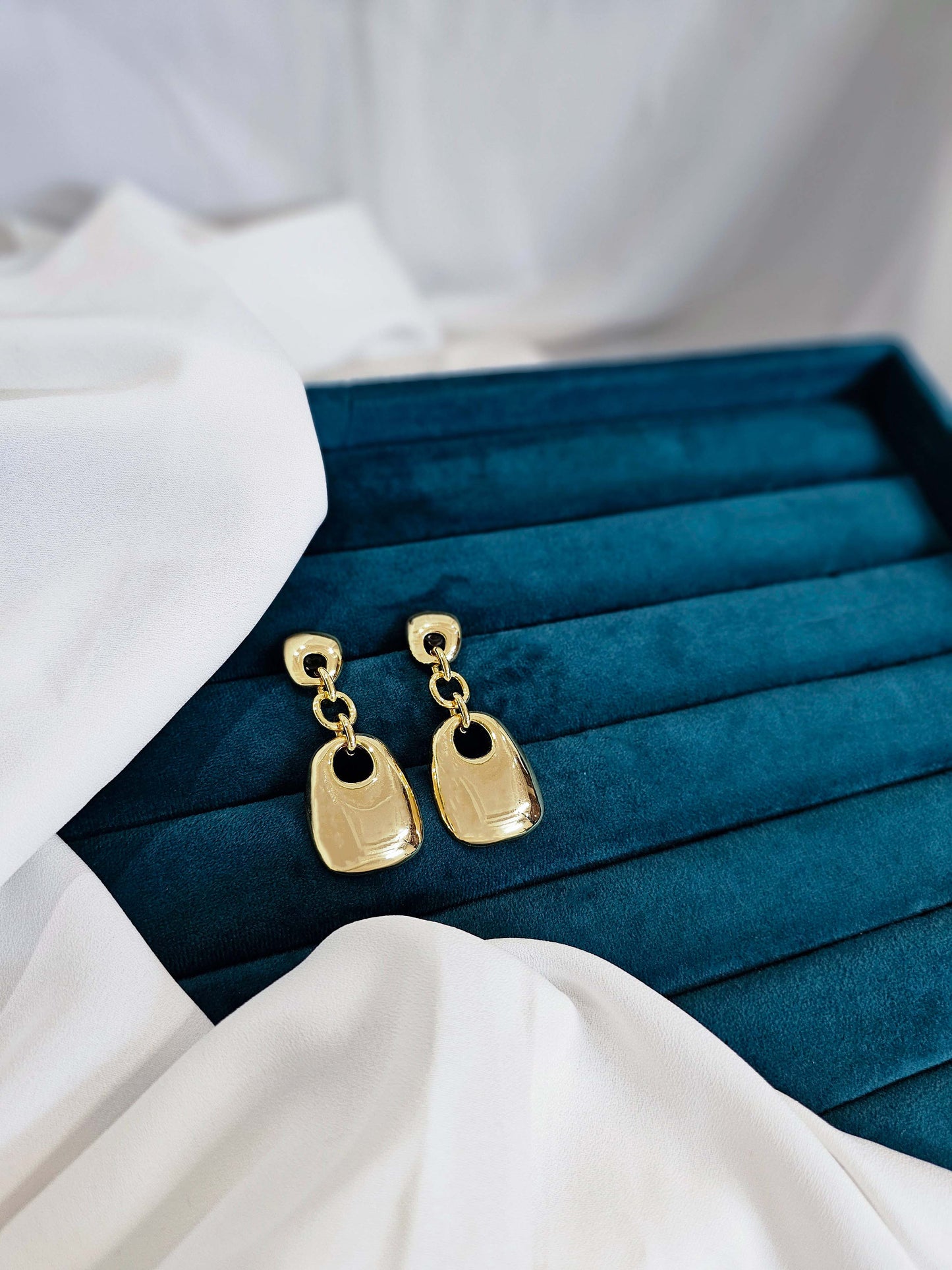 Spatial Chic Danglers