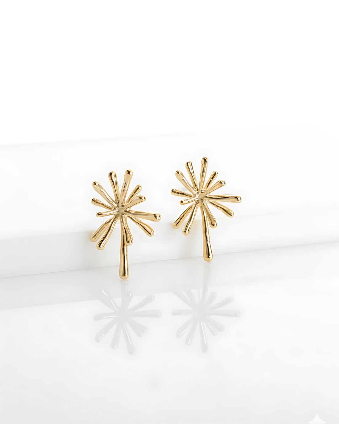 Mini Dagger Stud