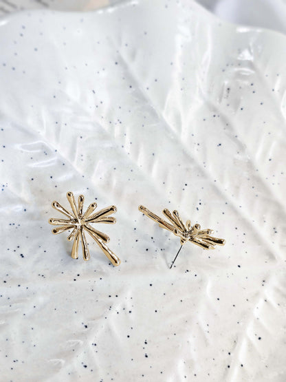 Mini Dagger Stud
