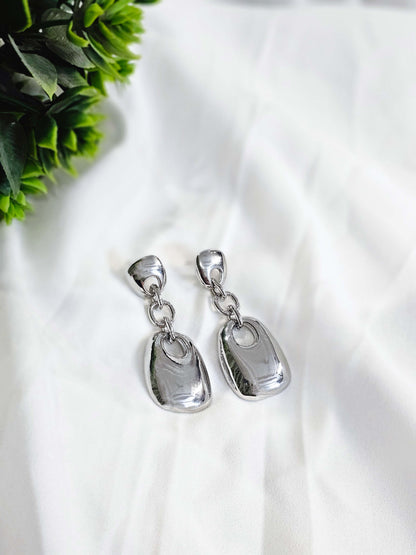 Spatial Chic Danglers