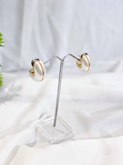 Glossy Pearl hoop
